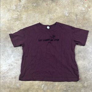 Old Navy Maroon Crewneck Tee
Size: XS